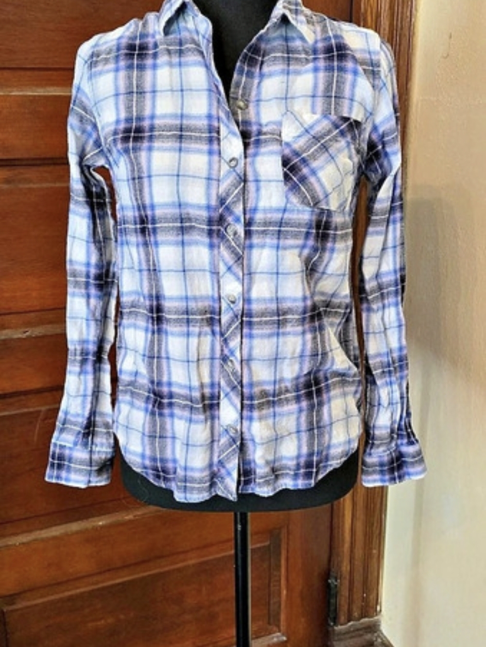 Eddie Bauer Long Sleeve Plaid Flannel Shirt Blue & White XS